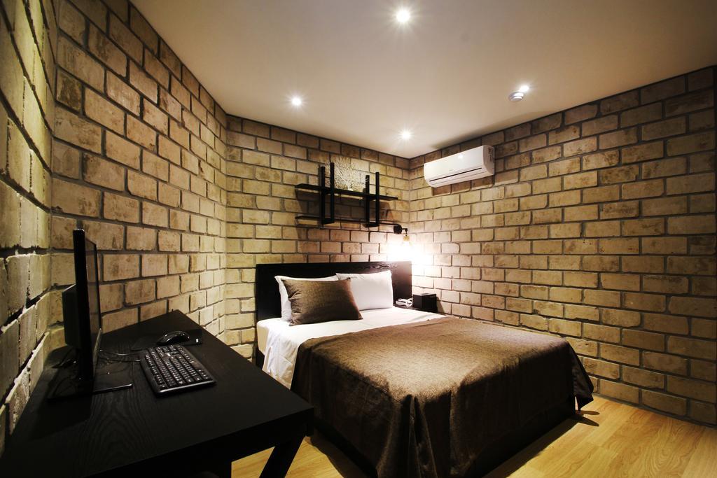 17Th Hotel Yeonje Экстерьер фото